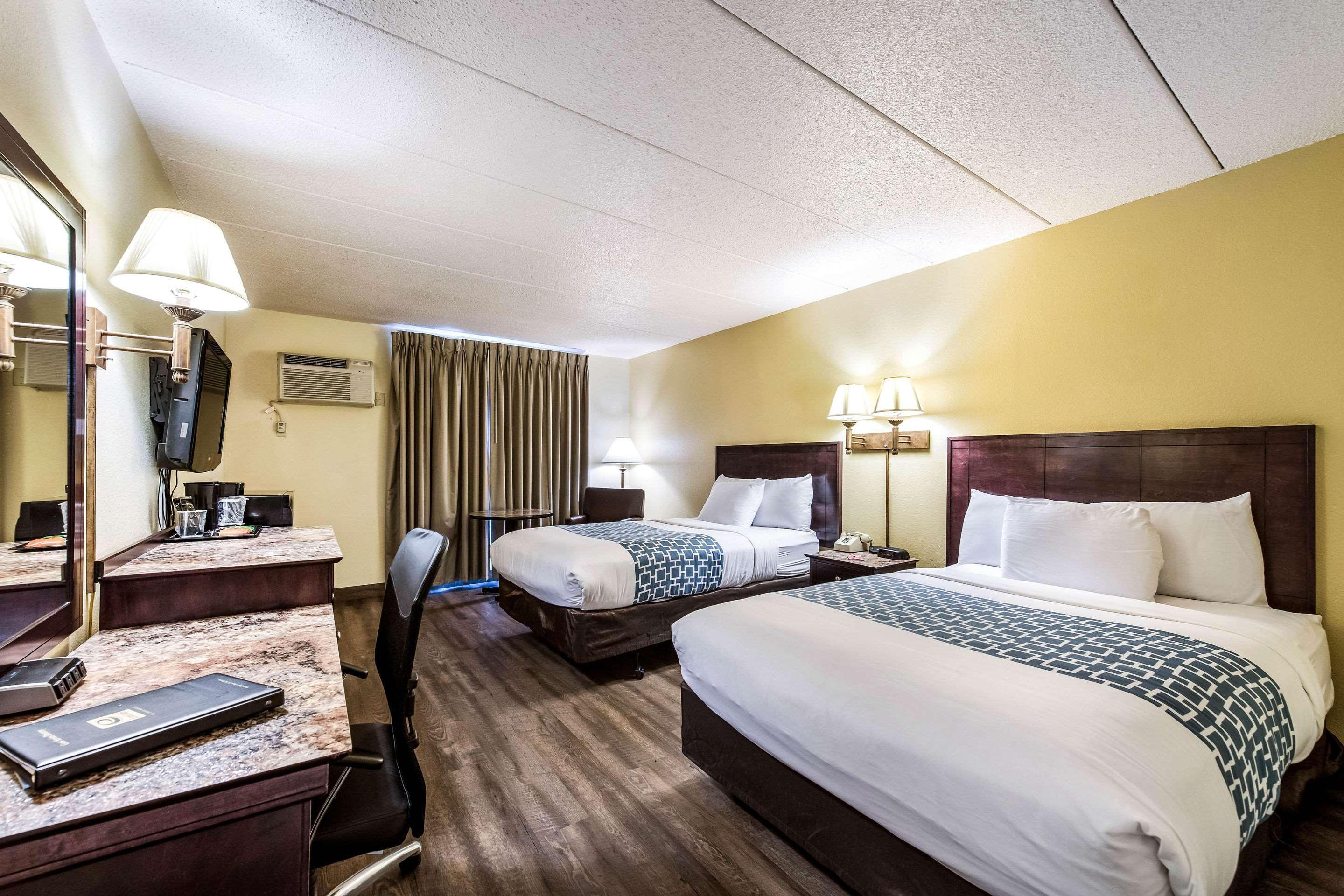 Econo Lodge Mayo Clinic Area Рочестър Екстериор снимка
