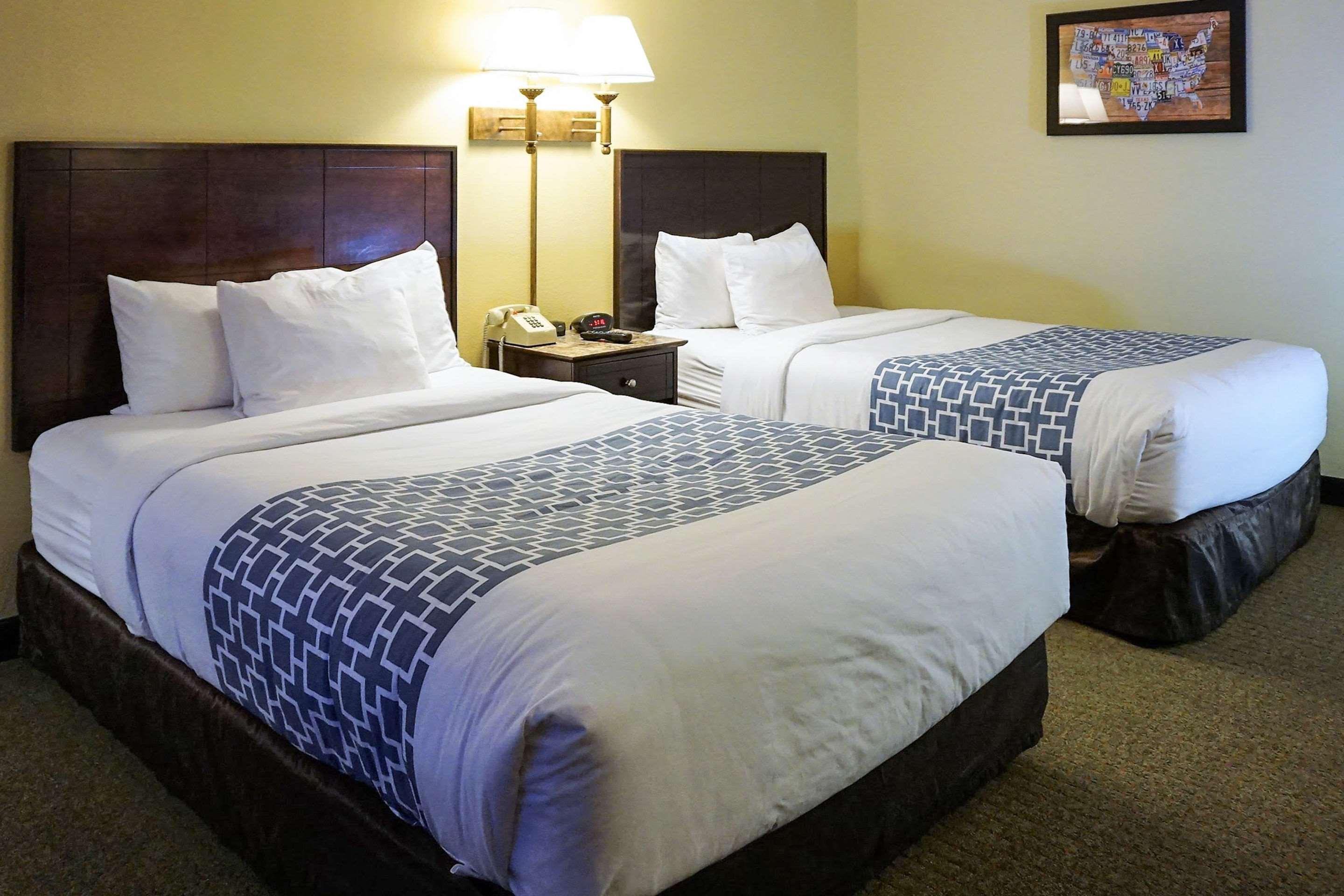 Econo Lodge Mayo Clinic Area Рочестър Екстериор снимка