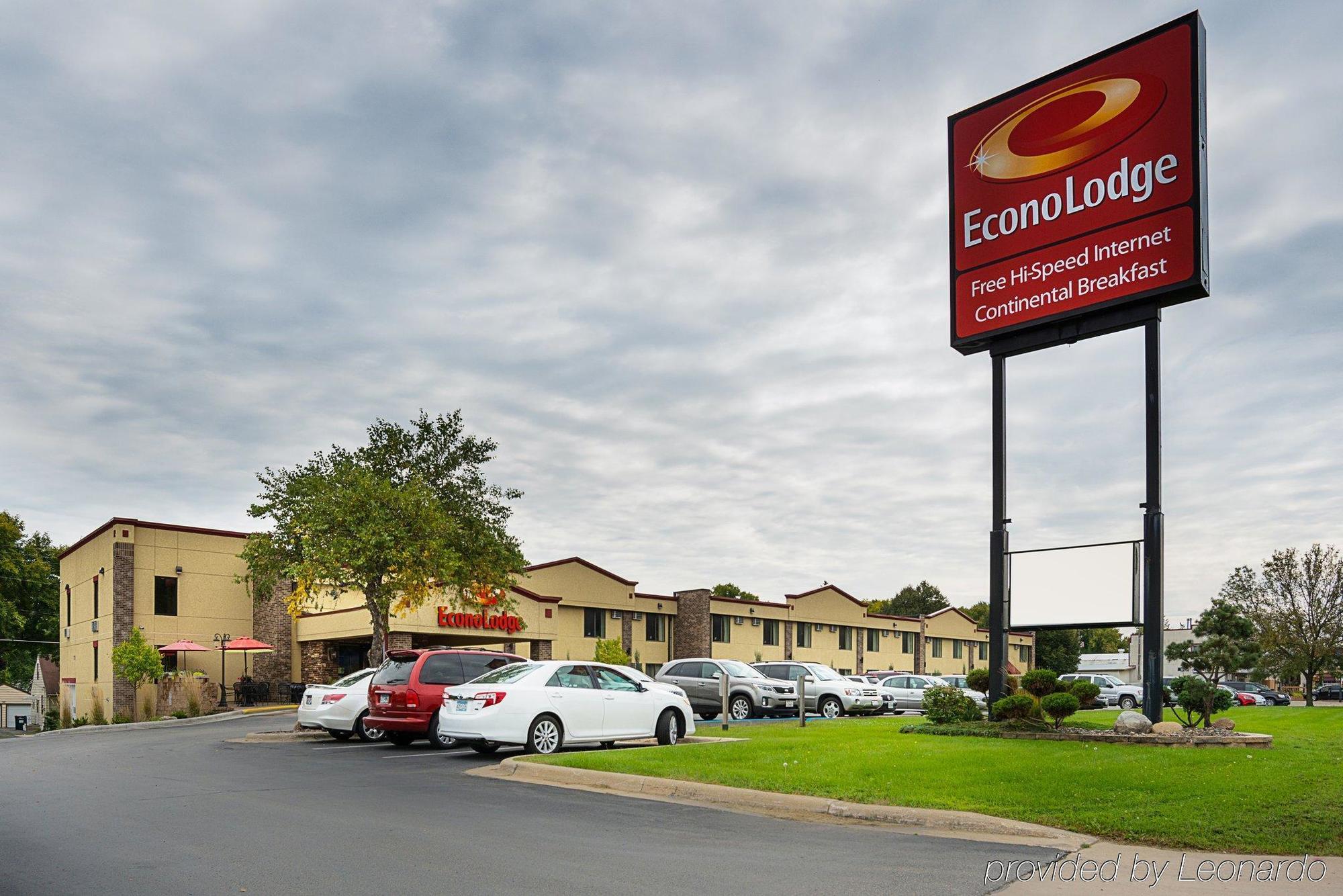 Econo Lodge Mayo Clinic Area Рочестър Екстериор снимка