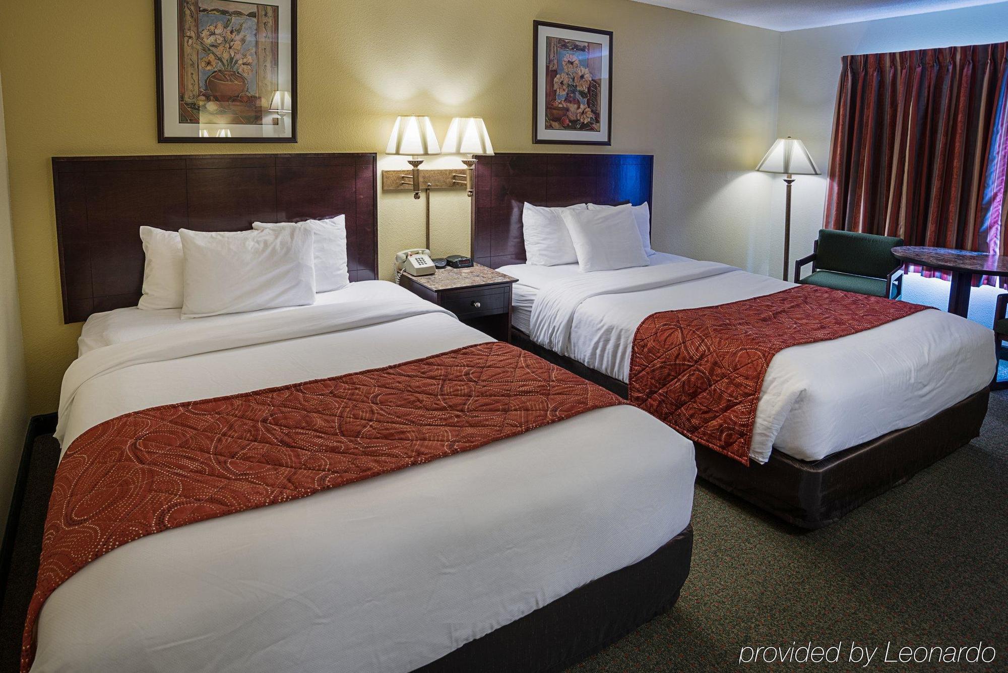 Econo Lodge Mayo Clinic Area Рочестър Екстериор снимка