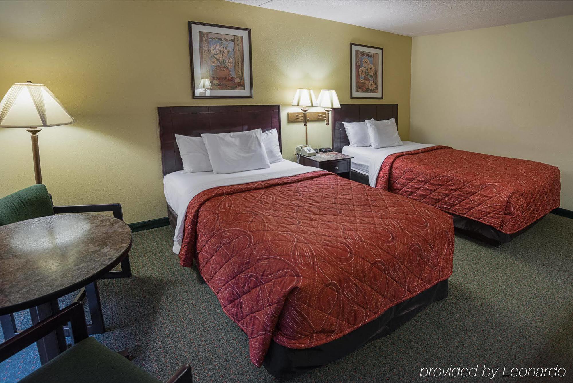Econo Lodge Mayo Clinic Area Рочестър Екстериор снимка