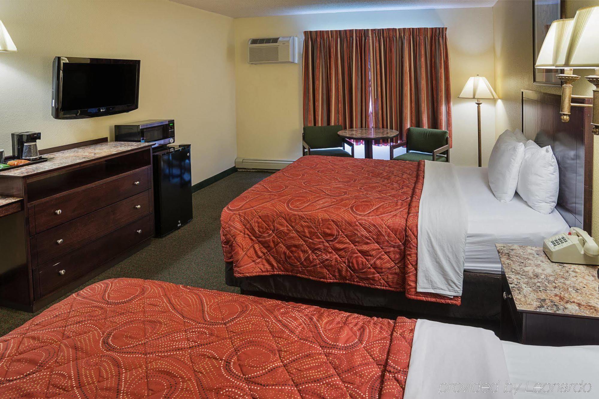 Econo Lodge Mayo Clinic Area Рочестър Екстериор снимка