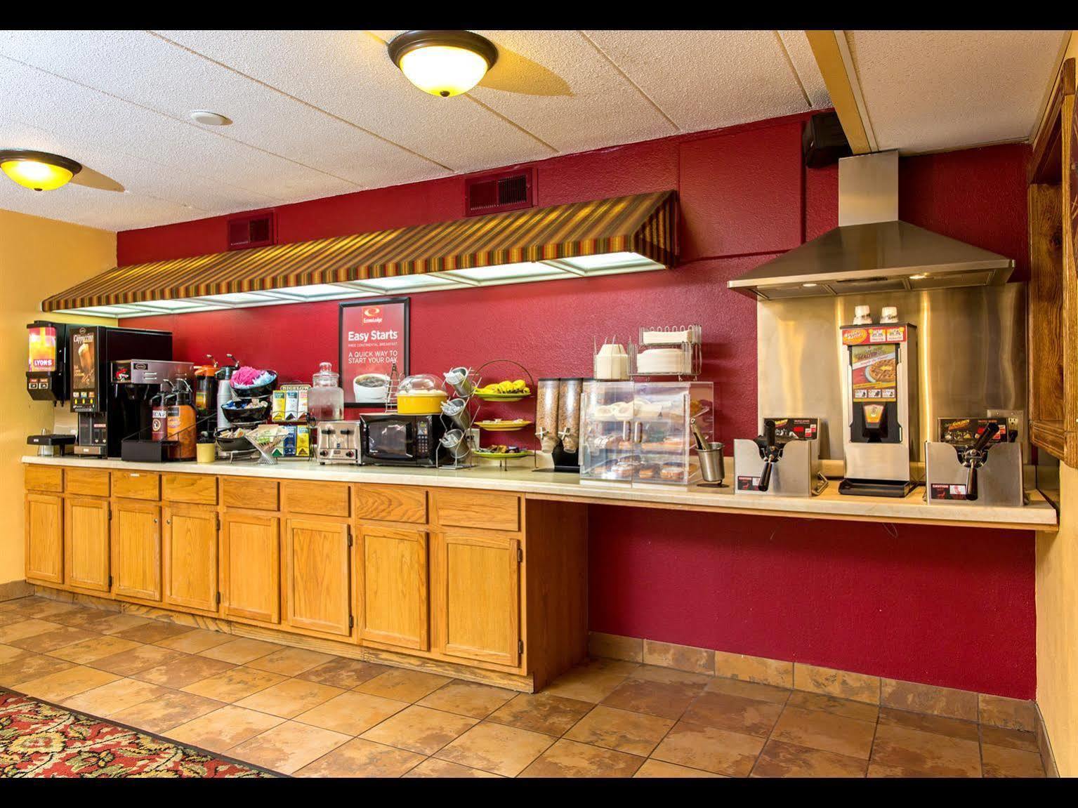 Econo Lodge Mayo Clinic Area Рочестър Екстериор снимка